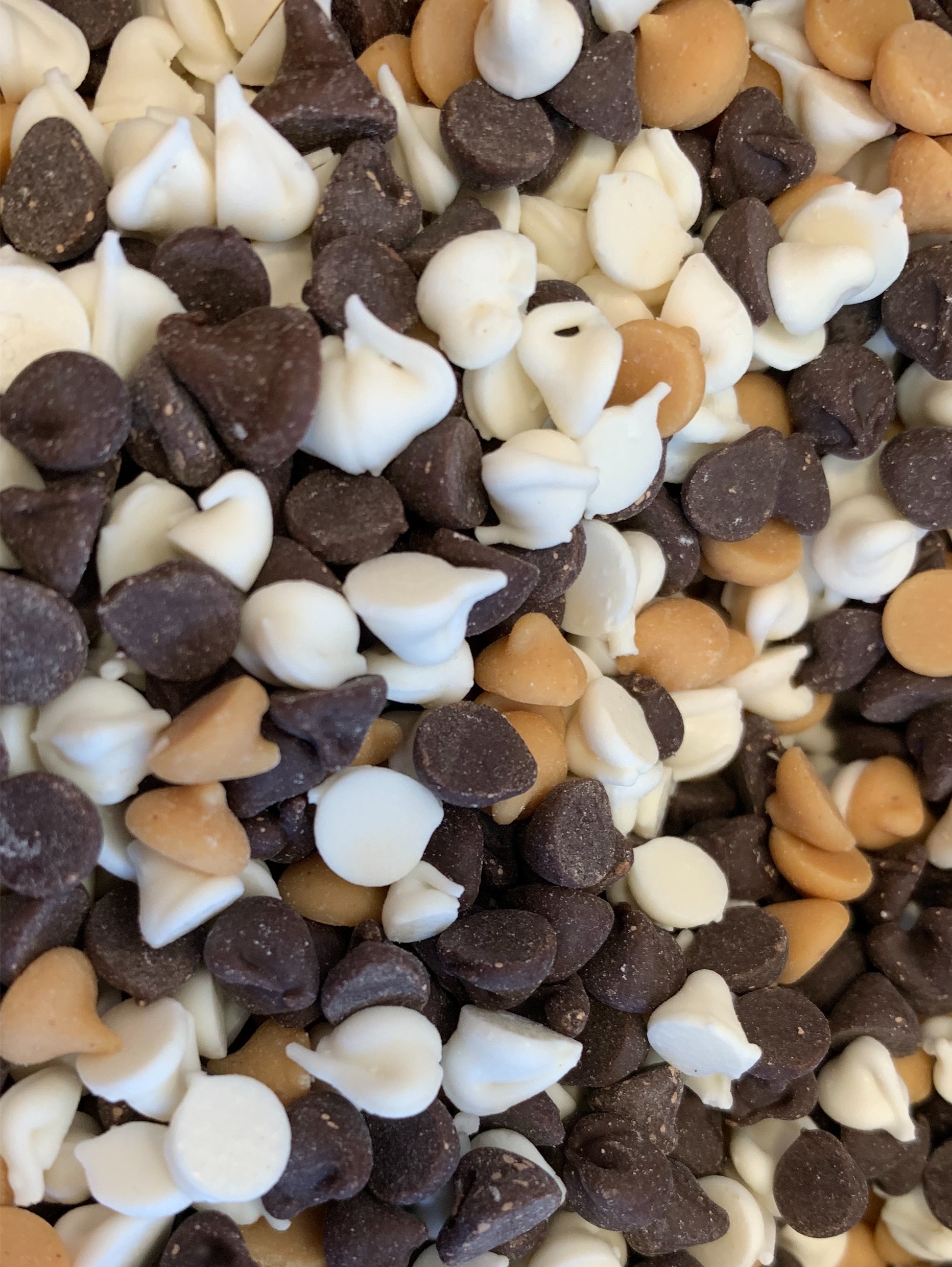 Mixed Chips (Peanut Butter, Yogurt, Chocolate Chips)